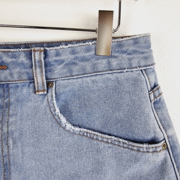 Billabong Distressed High Rise Denim Jean Shorts, size 30 - Picture 5 of 10